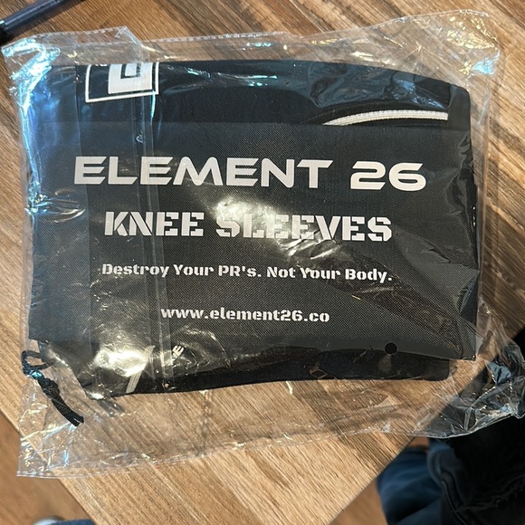 NWT weightlifting knee sleeves - Picture 2 of 3